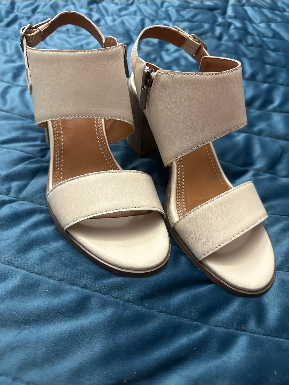 Lucky Brand Neutral Strap Block Heel Sandals size 9